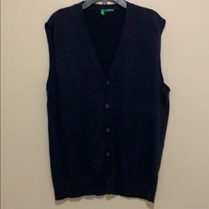 2 Benetton lightweight sweater vests